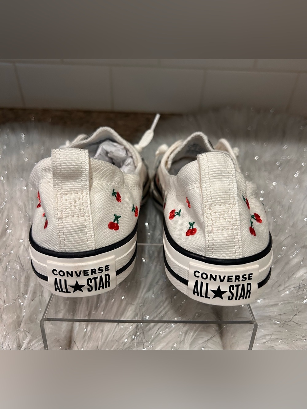 Converse Chuck Taylor Low Top Sneakers White Red Cherry Embroidery New - Picture 3 of 7